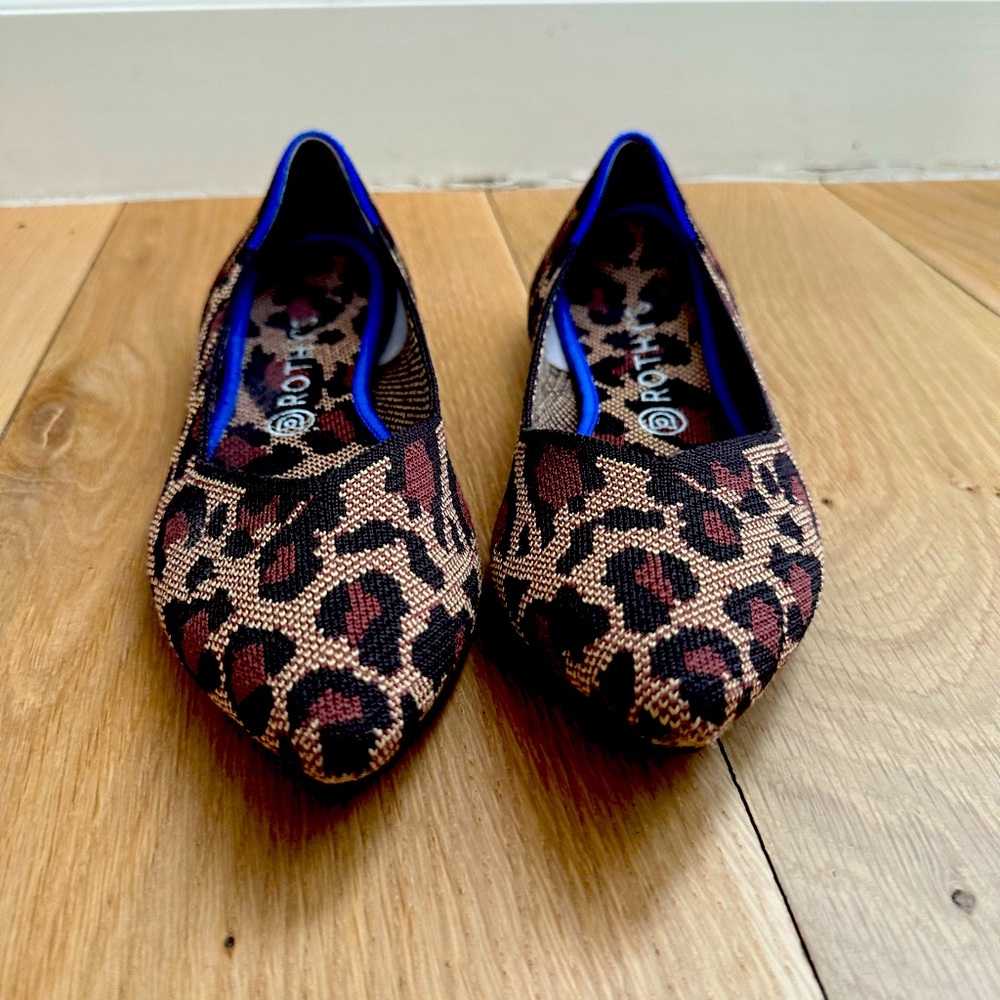 Comfy and Stylish Rothy Point Shoes, Big Cat, Size 11. - Picture 3 of 5